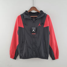 Coupe vent 2022 Jordan Noir and Rouge