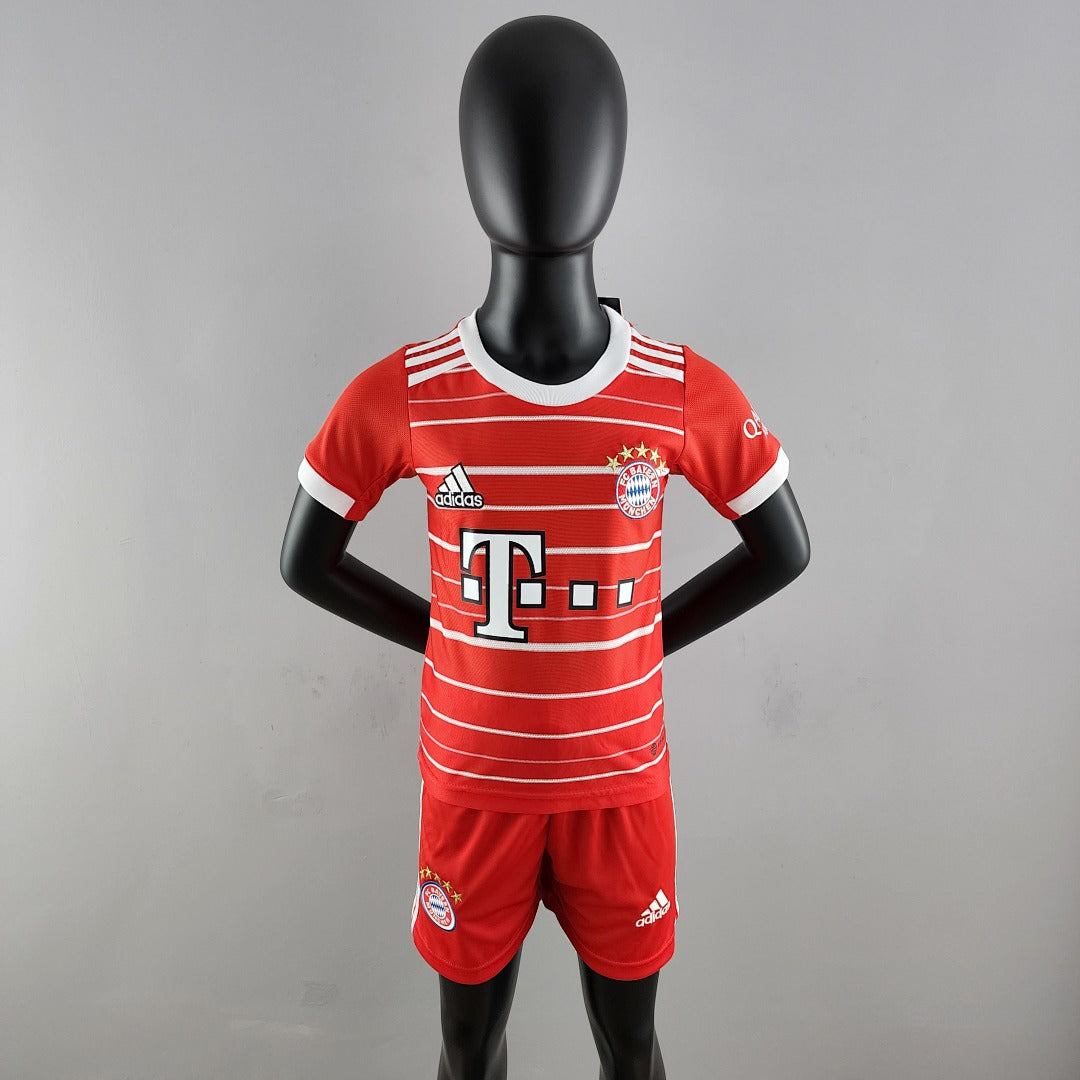 Ensemble Domicile 22/23 Enfant Bayern Munich