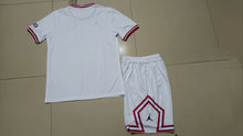 Maillot 21 22 Paris three passengers
