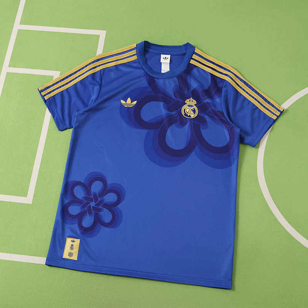 Maillot 2526 Saison Real Madrid CF Nouveau Year Fan version