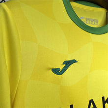 Maillot Domicile Norwich City F.C. 2024/25