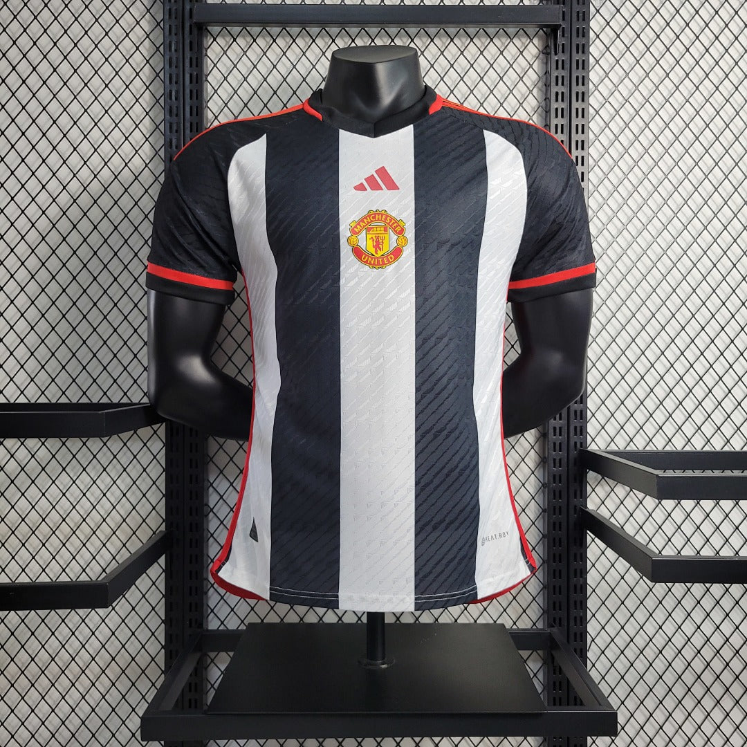 Maillot Entraînement 23 24 player M U suit