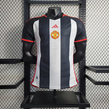 Maillot Entraînement 23 24 player M U suit