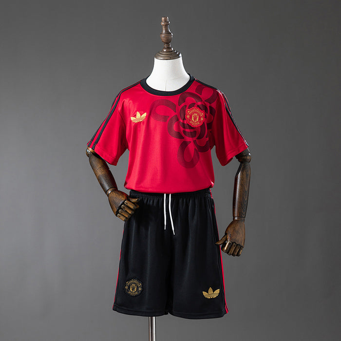 Maillot M U 25/26 Cultural Story Rouge Enfant Kit